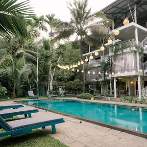 Отель French Garden