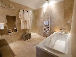 Le Chateau Des Cinq Cantons Hotel Carpentras